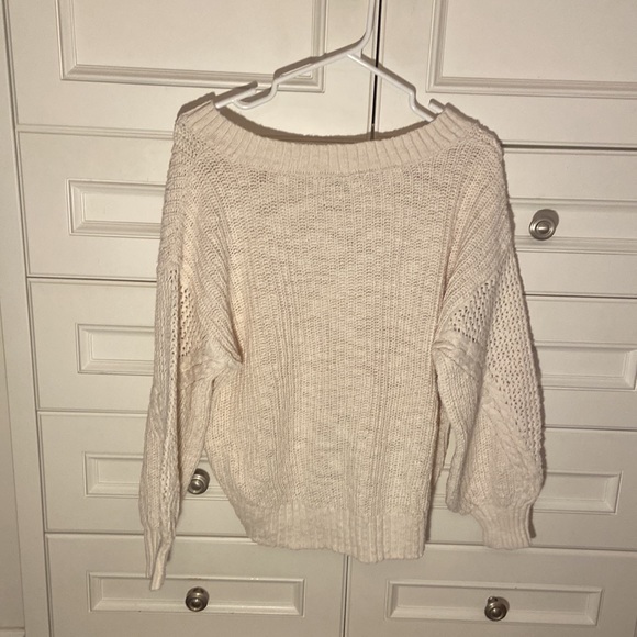 Knitted Oversized V-neck Crew Neck. From American Eagle - Picture 2 of 2